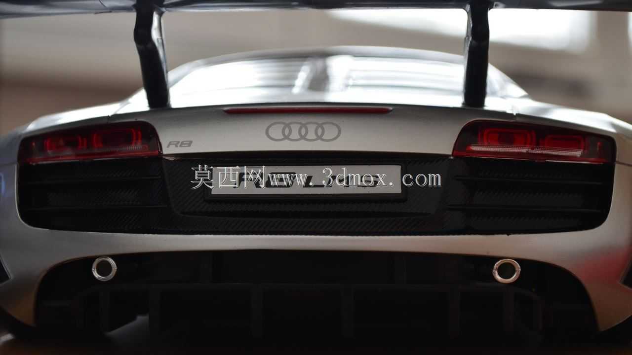 �µ�R8 LMS