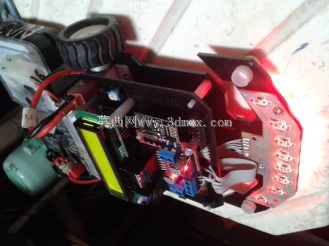 带Arduino-Mega的直线跟随机器人