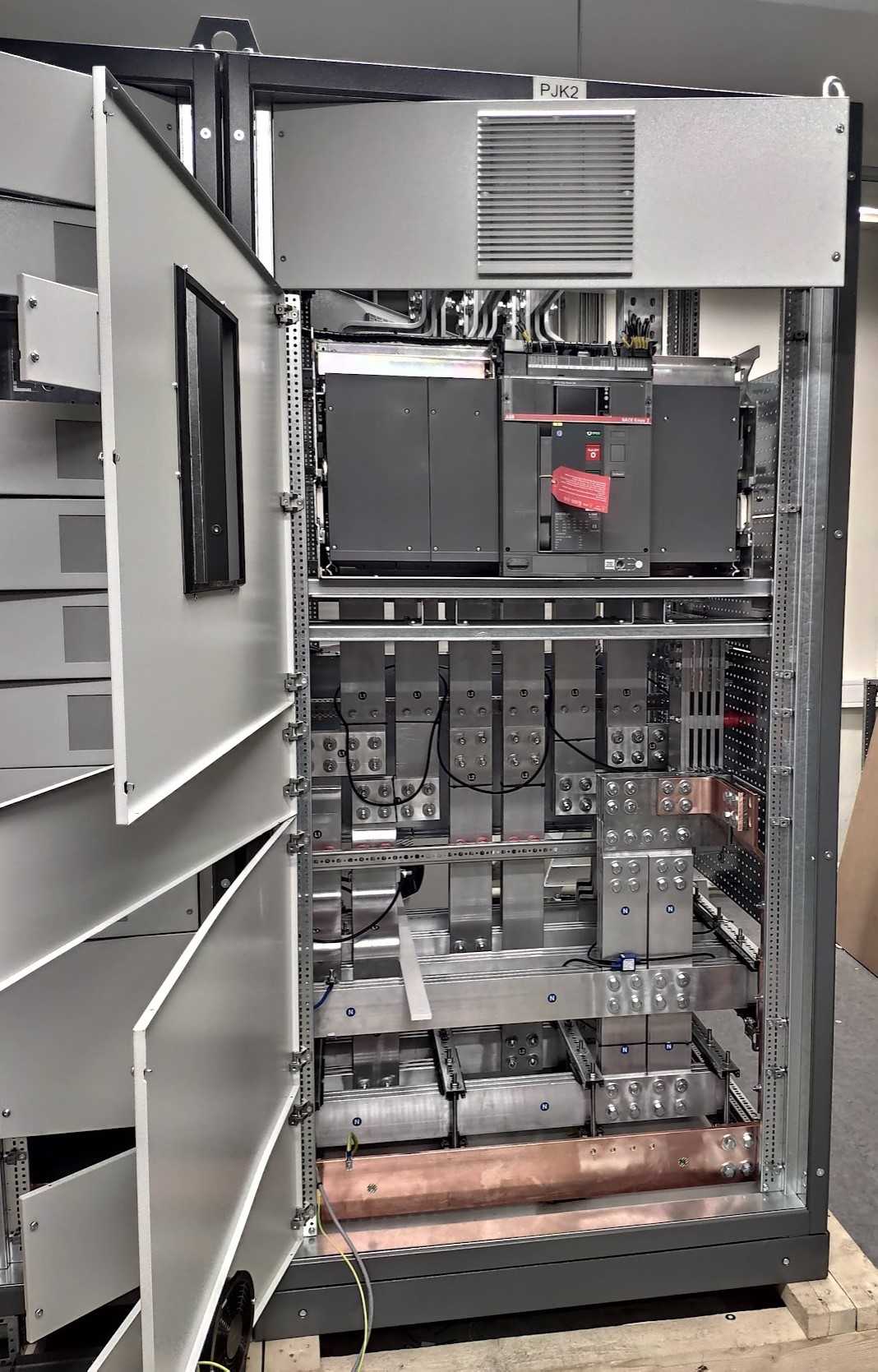 三维设计主开关设备0.6kV 5000A