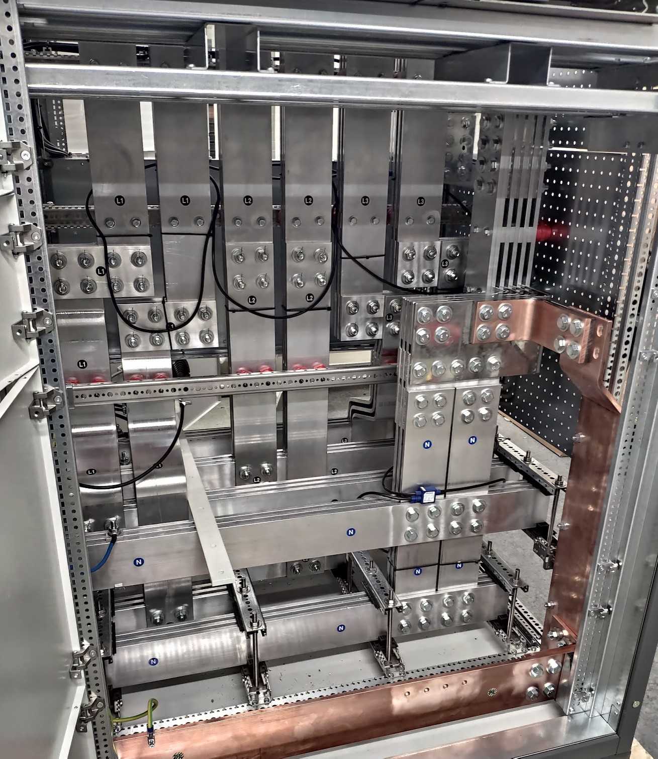 三维设计主开关设备0.6kV 5000A