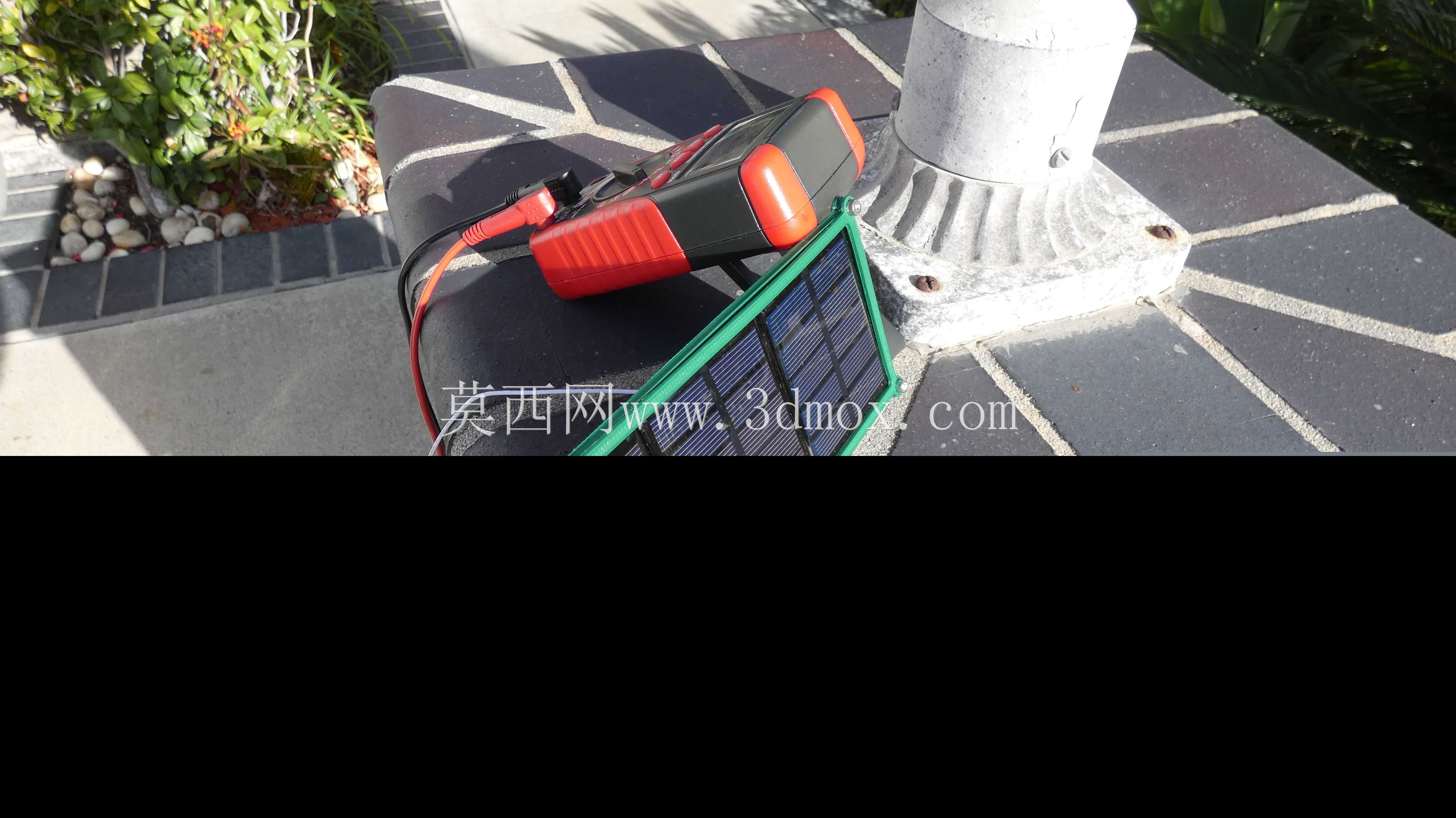 2.5V��600 mA̫���ܵ�ذ庸�Ӽоߺ����