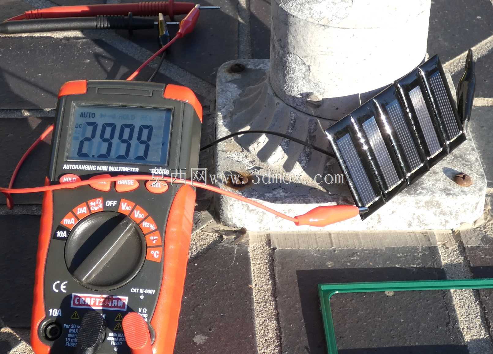 0.5V��100mA̫���ܵ�ذ庸�Ӽоߺ����