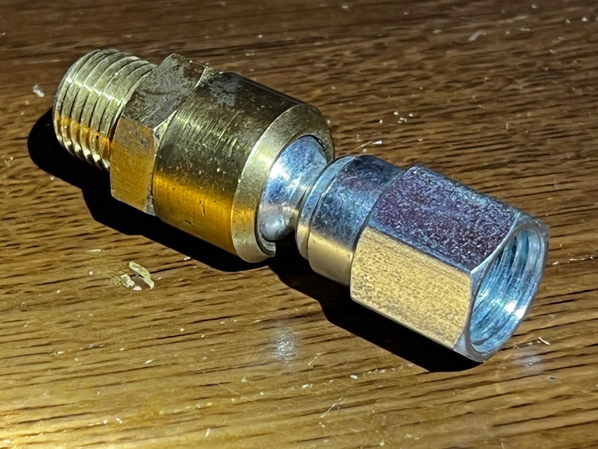 1/4英寸FNPT X 1/4英寸MNPT旋转接头