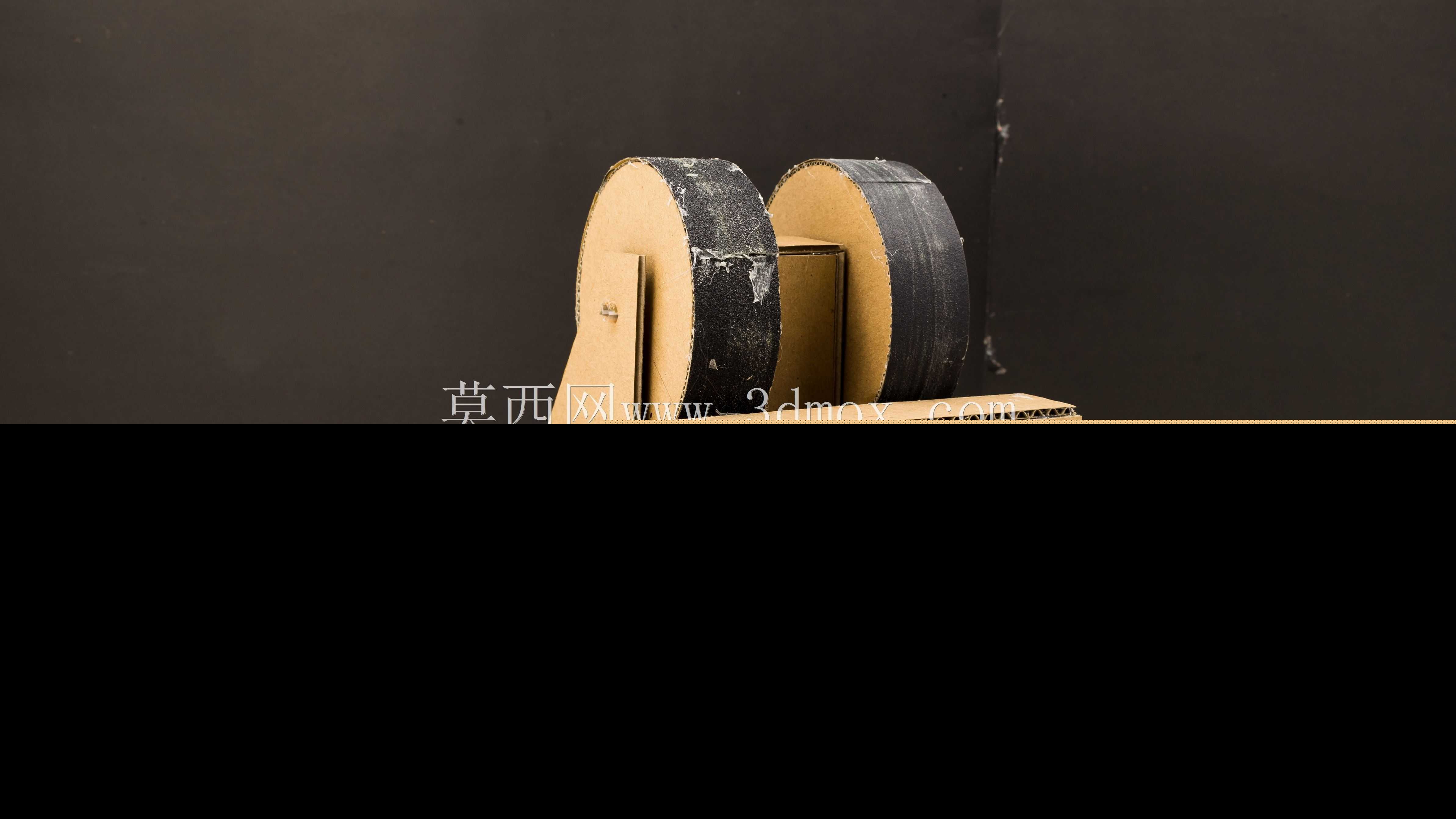 来自Cradboard的迷你研磨机或砂光机玩具