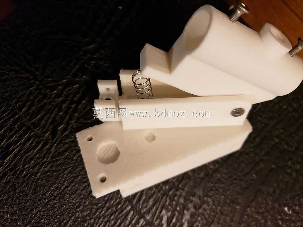那个可怜的人的激光瞄准器