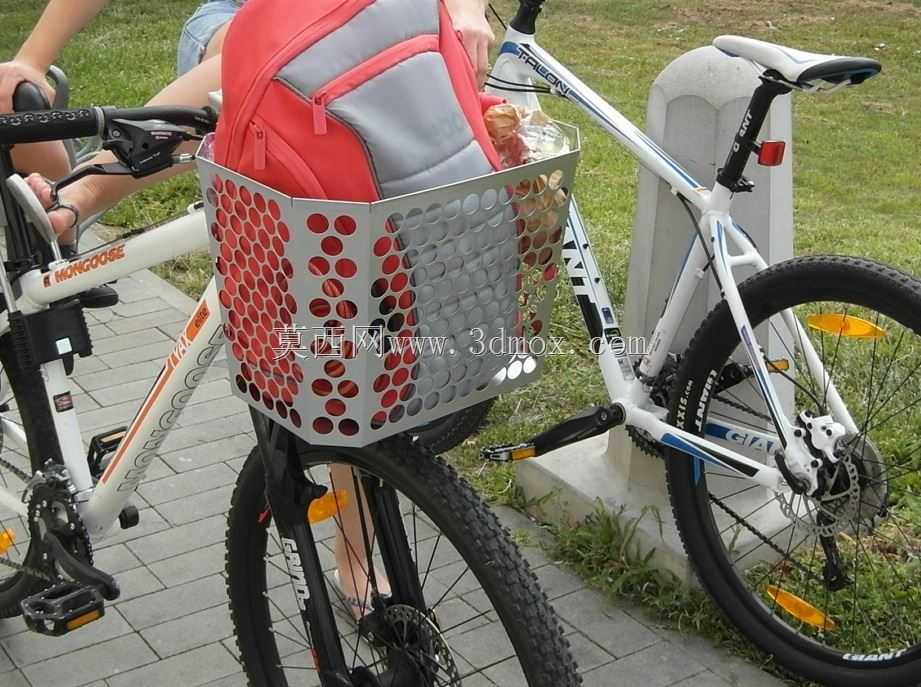 ���г��ϵ����ӣ�Ϊ��