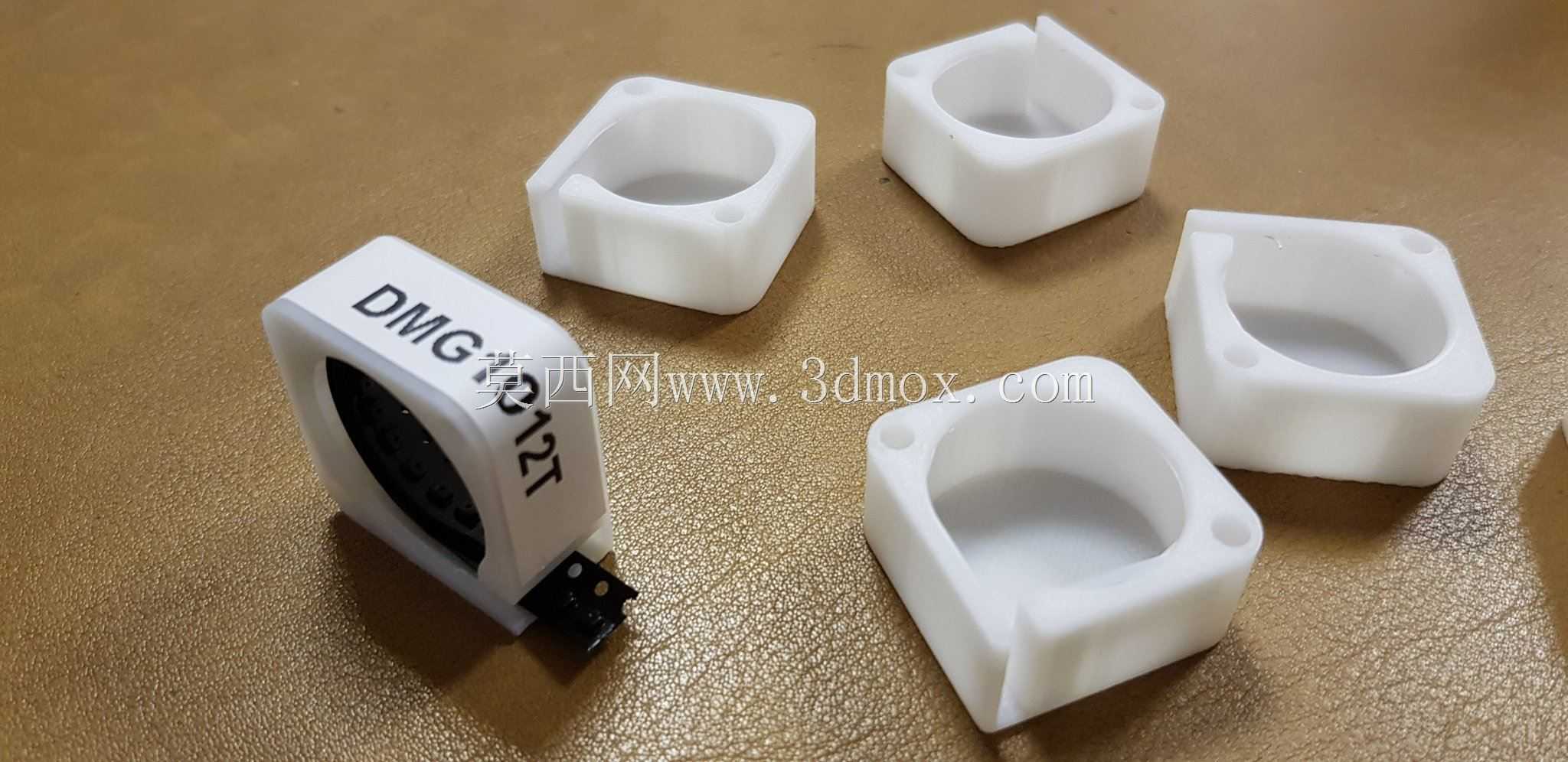 ���ڴ洢SMD����Ԫ���ľ�