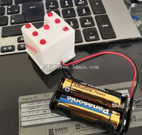 LED���