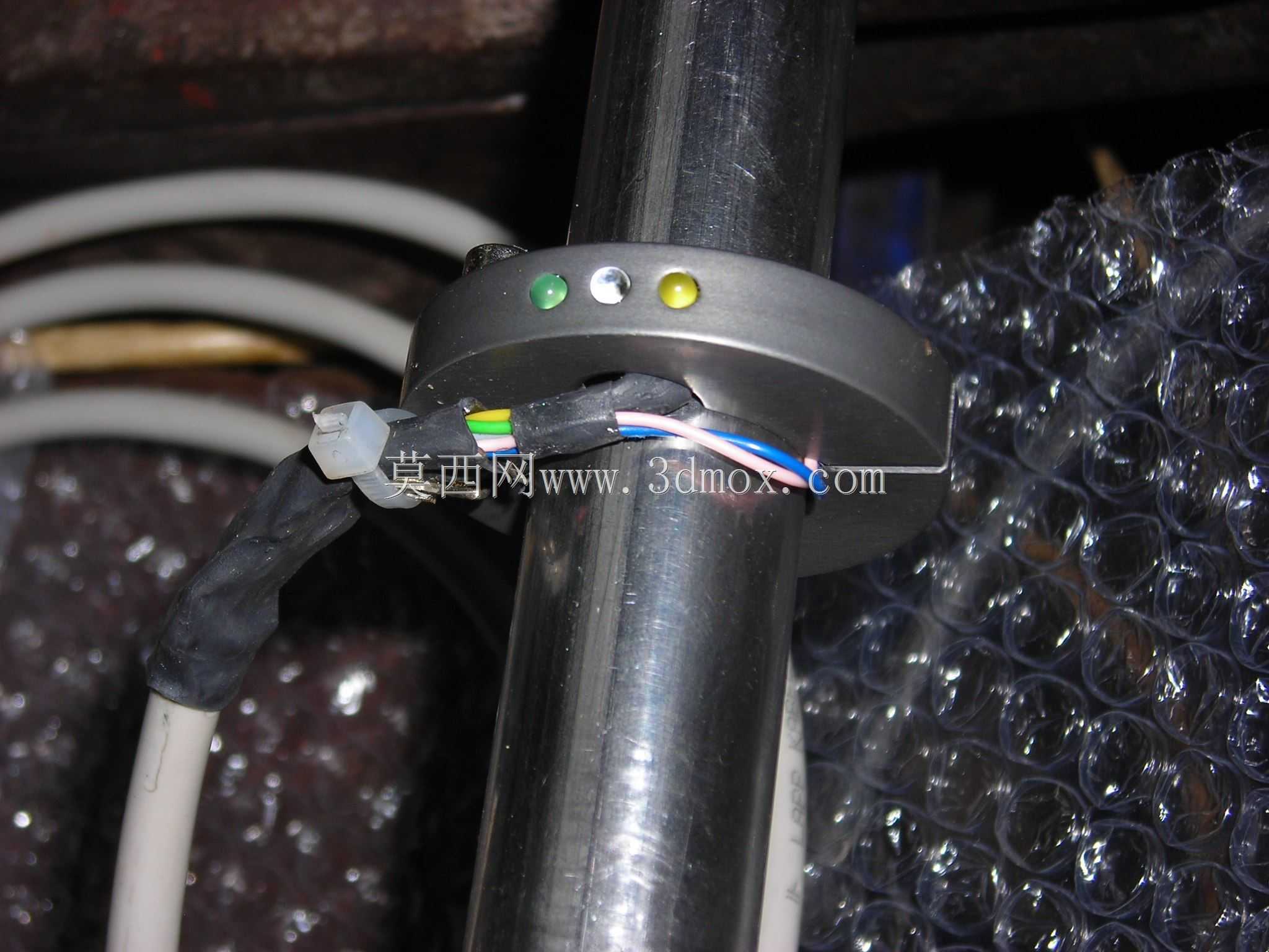 �ֱ��ϵ�LED�ͻ�Ƭ����̨