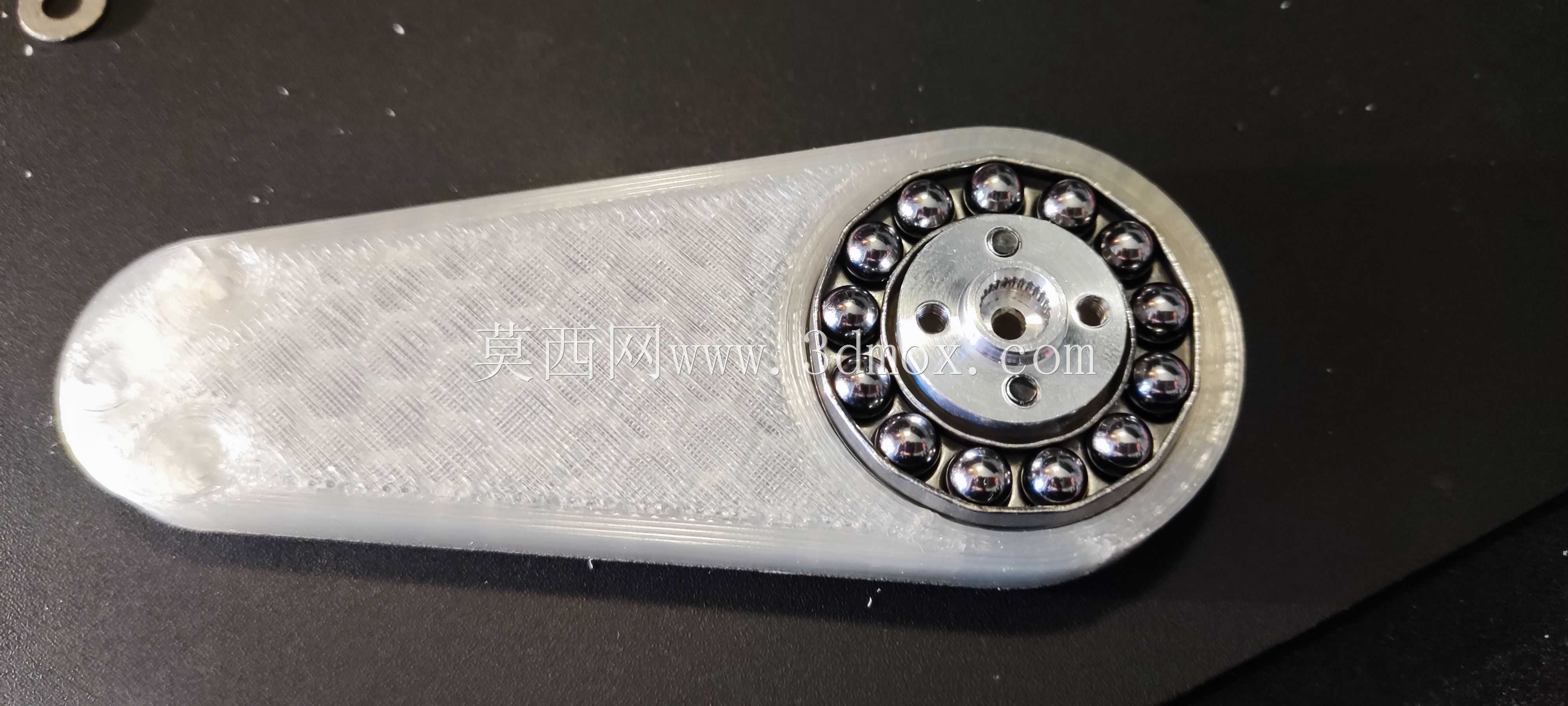 微型机器人scara MG995和M5夹持器。