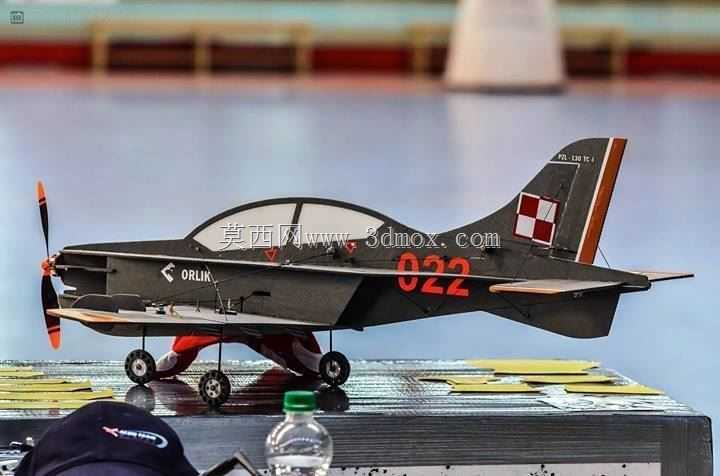 PZL 130 Orlik TC I HALA