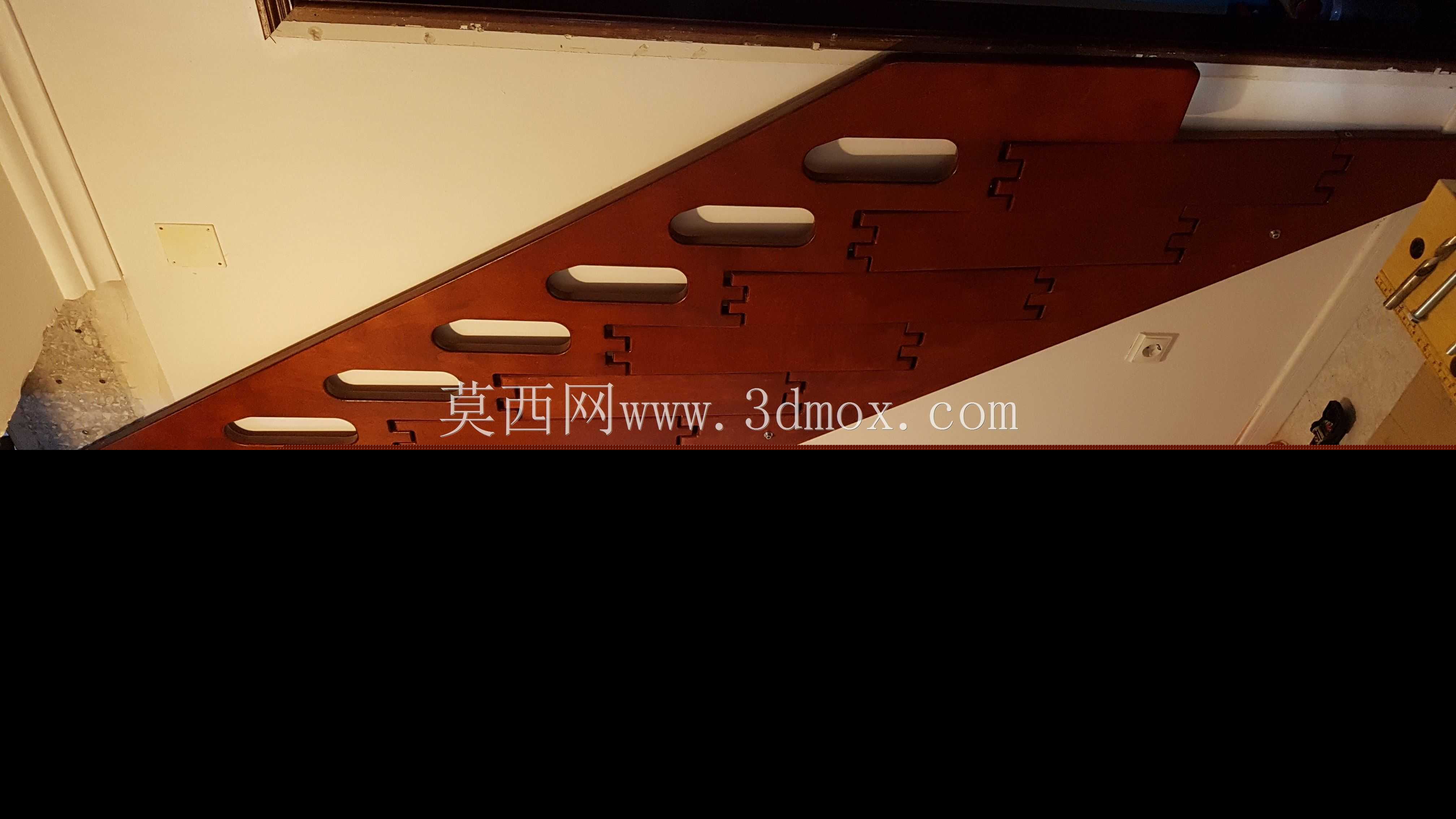 马德拉埃斯卡达室内酒店-木质折叠楼梯