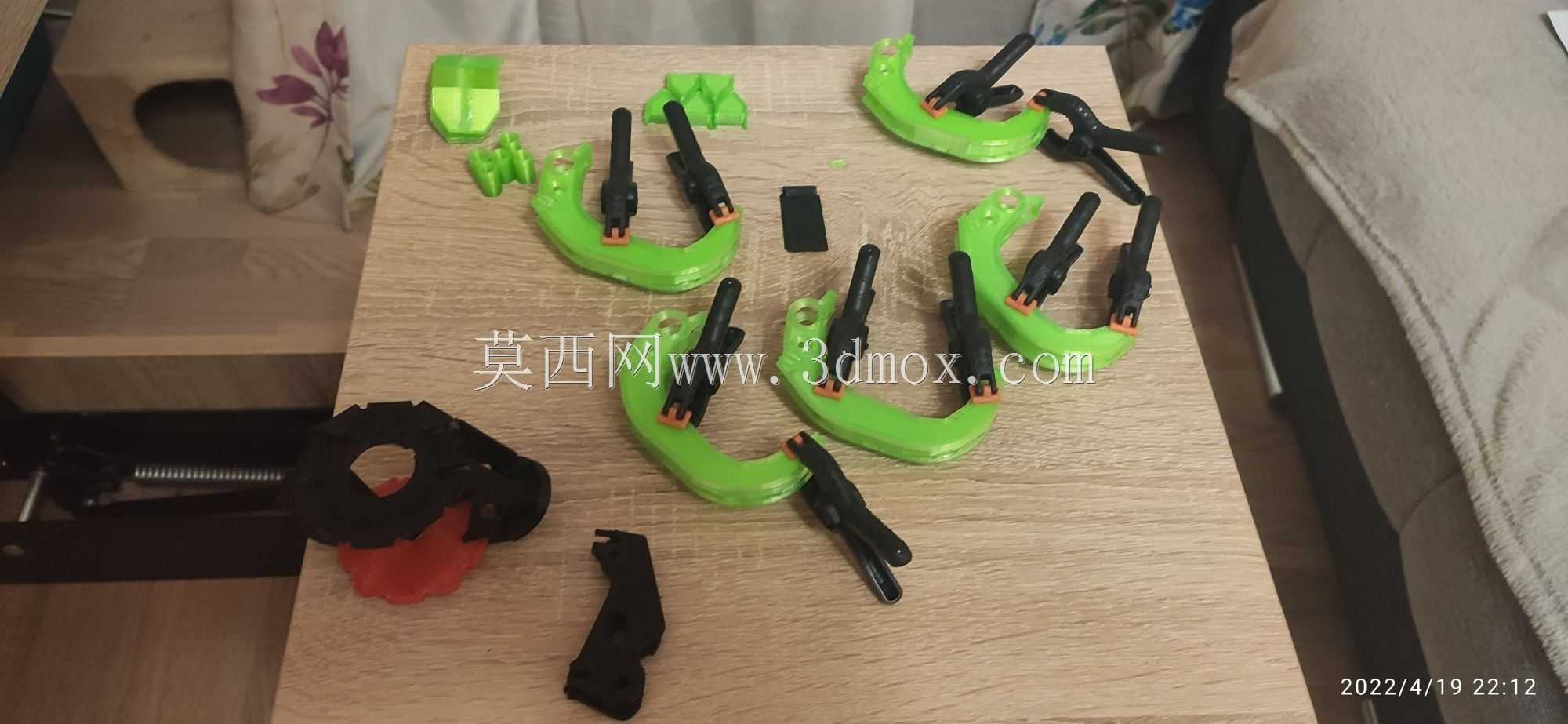 3D打印废料抓取器1:10