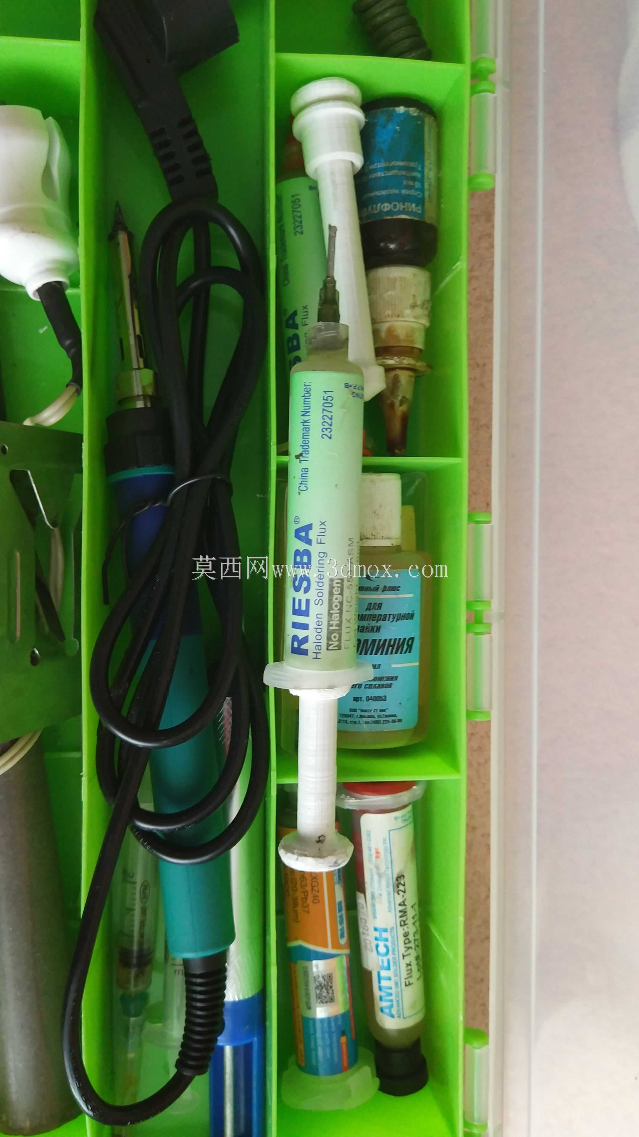 Для шприца флюса оловянно свинцового. 用于锡铅焊剂注射器。
