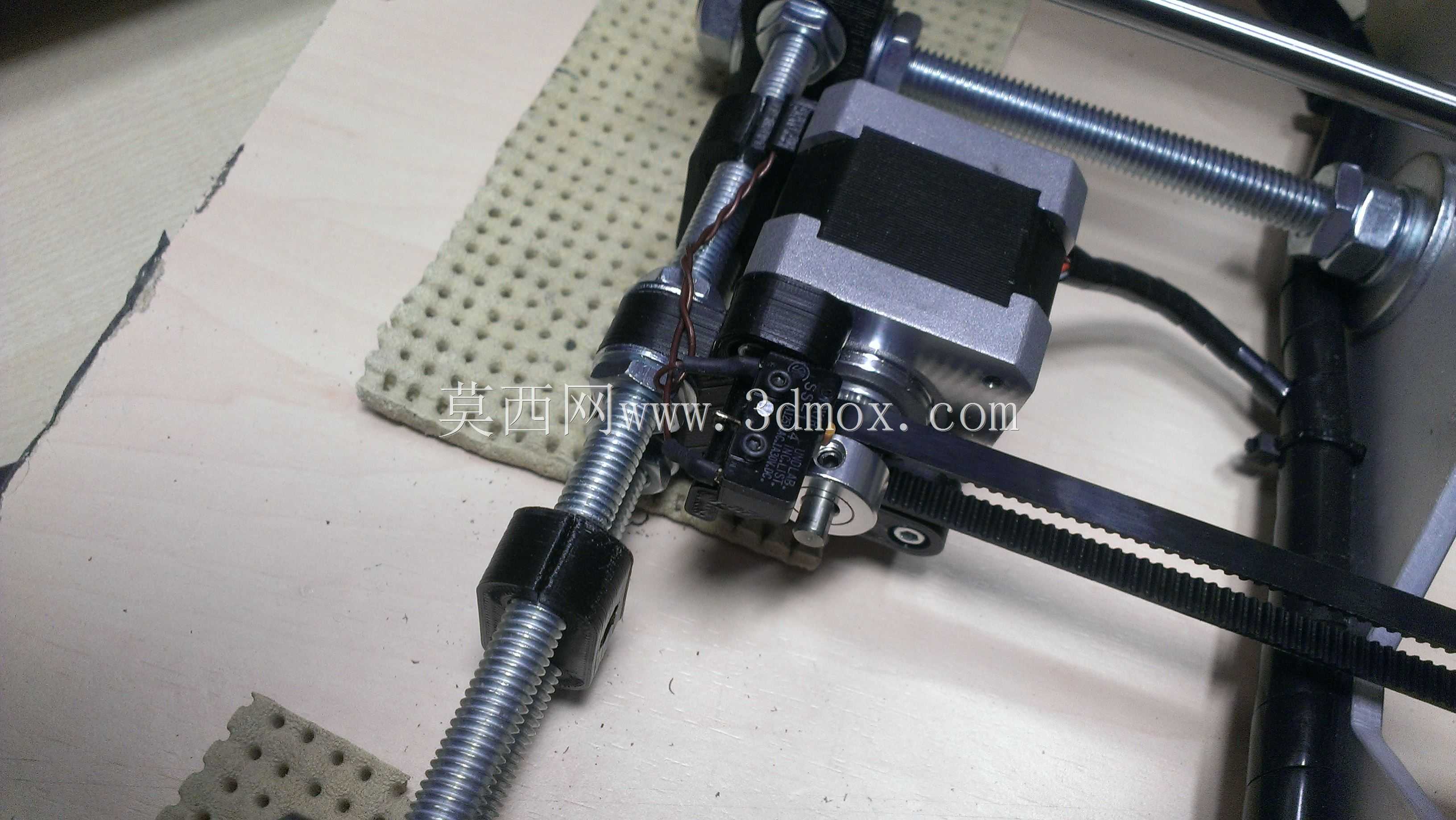 Prusa i3 Y���֧��+�̶����