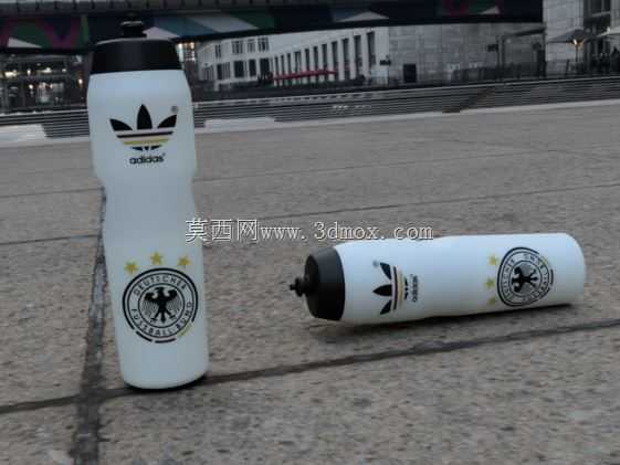 阿迪达斯瓶装德国足球精选