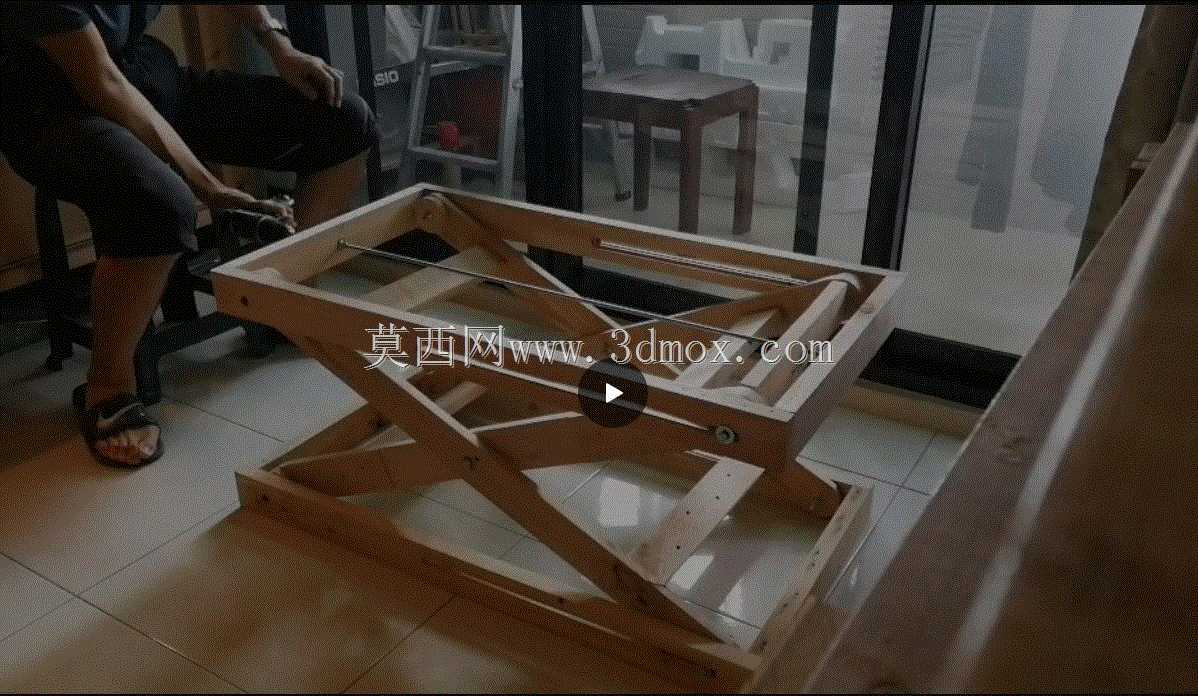 带路由器桌面的升降台