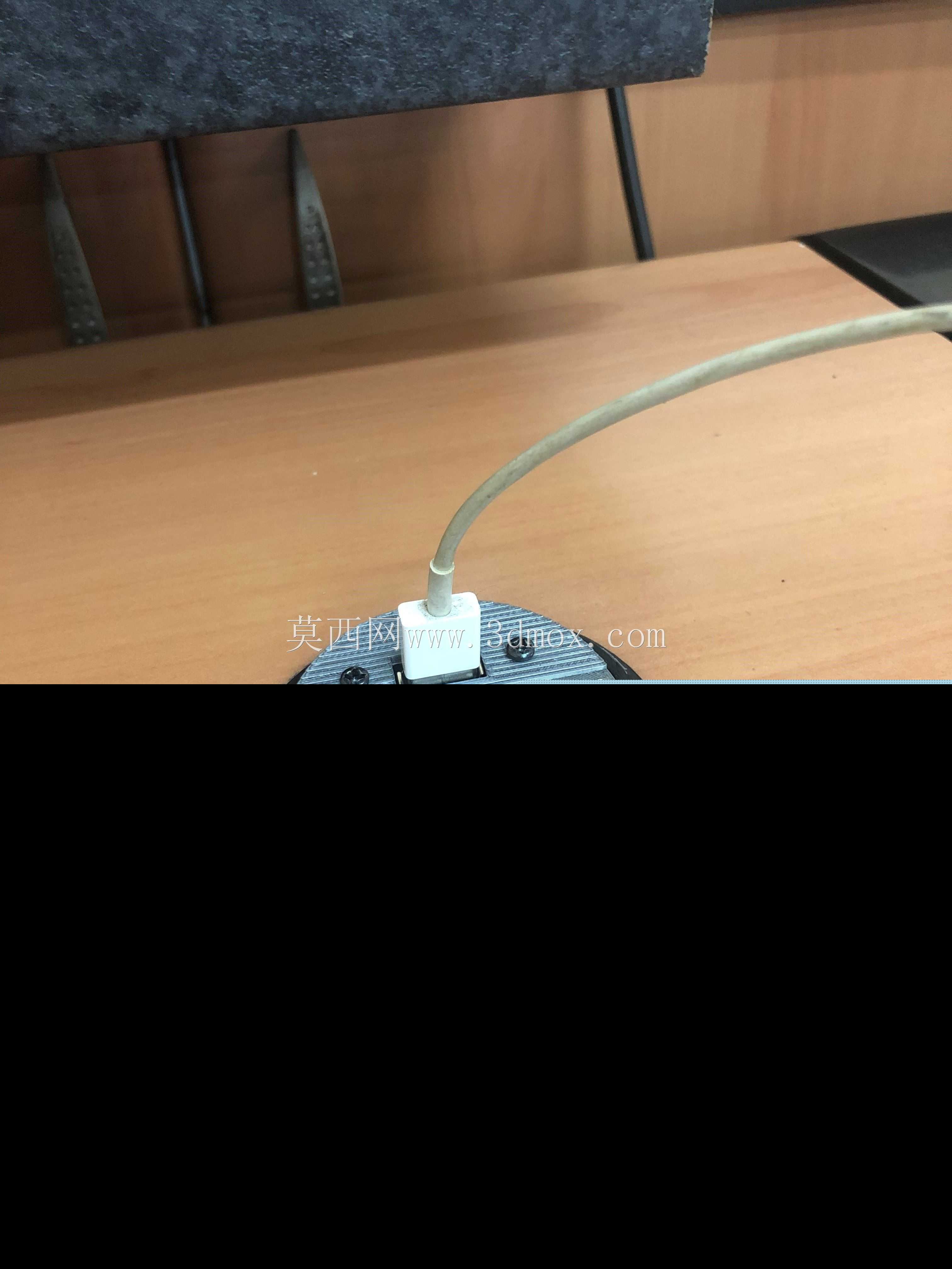 ��USB TYPE-A���İ칫�����¿׸�