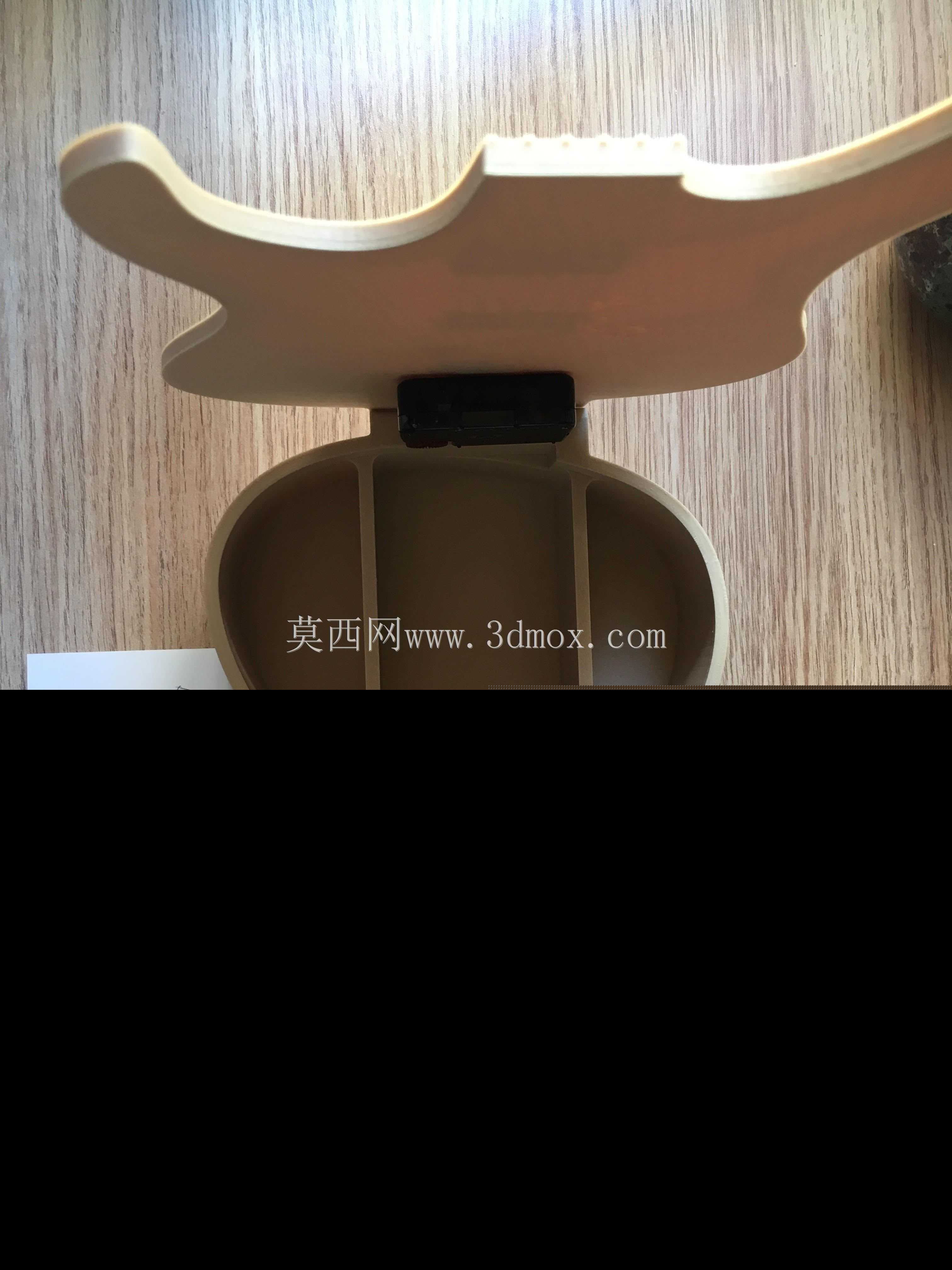 带时钟的电吉他首饰盒