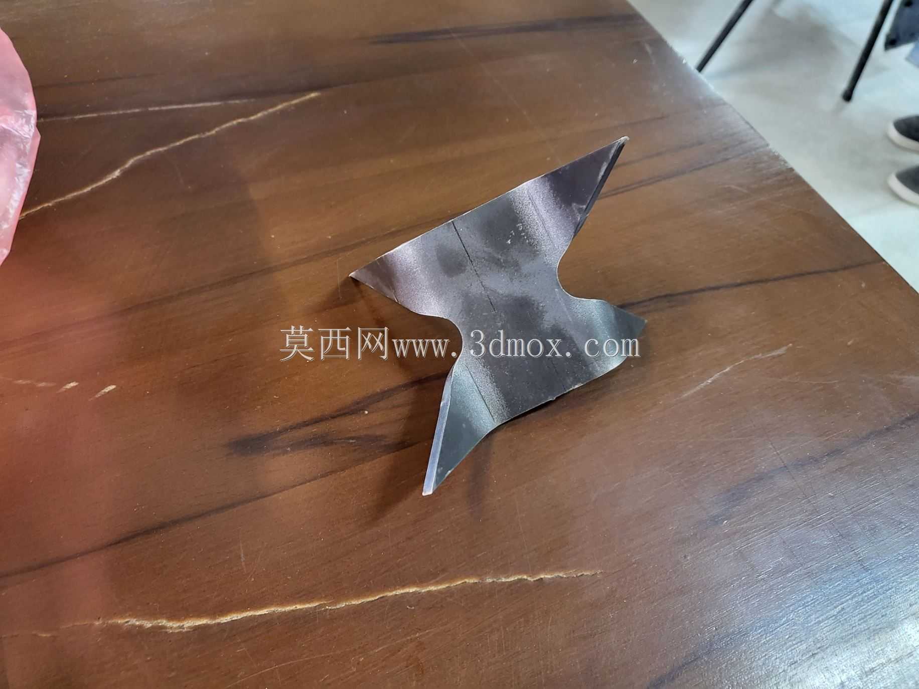 轮胎尖刺