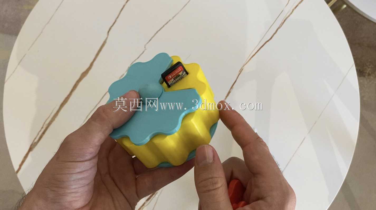 旋转任天堂Switch游戏夹V2.0