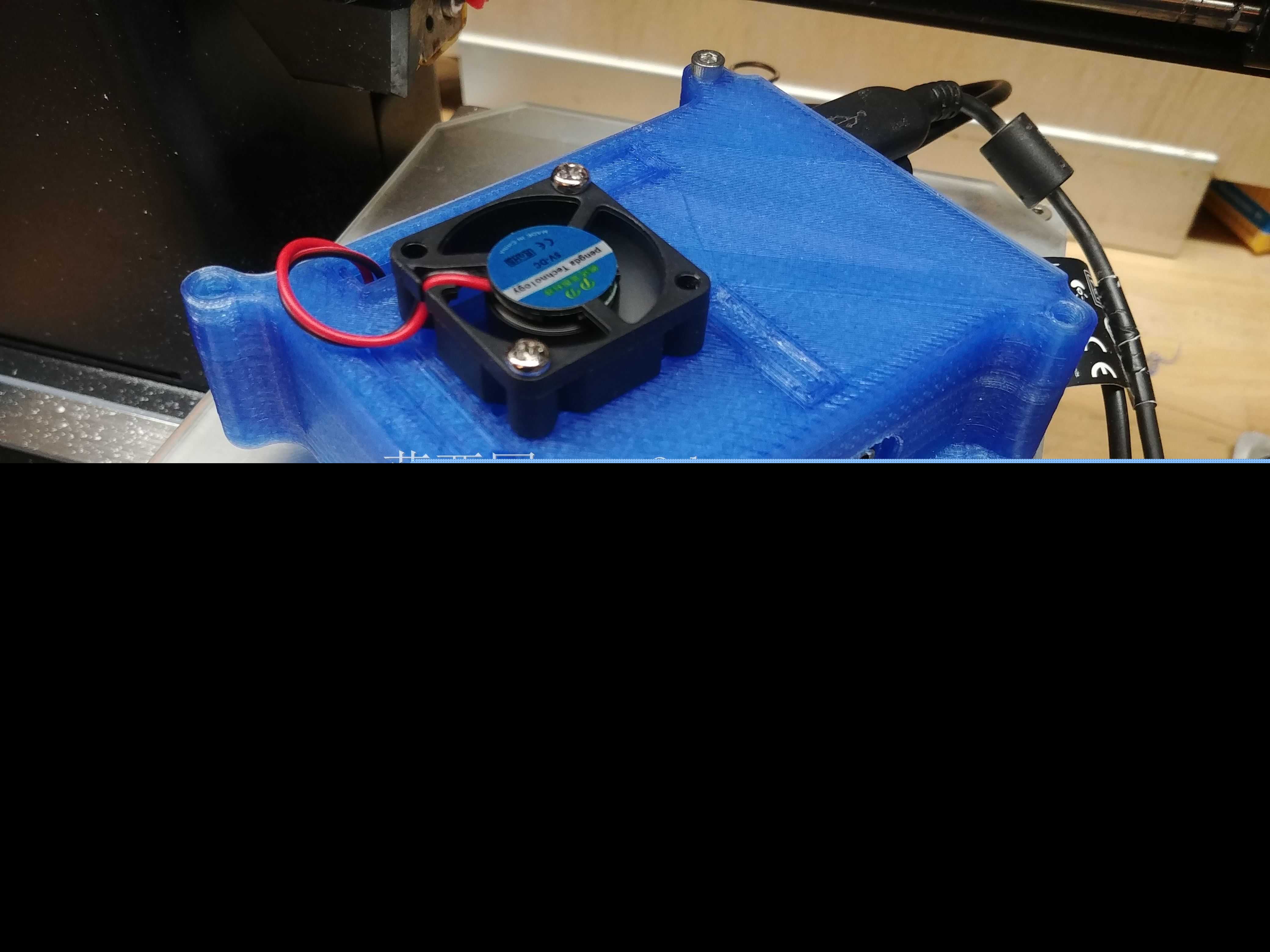 Raspberry PI�ͺ�3���䣬�����Ⱥ�VESA��װ��