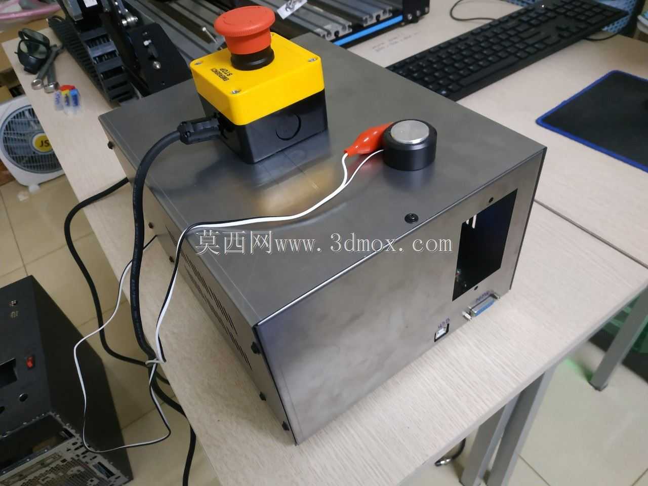 微型数控控制器箱