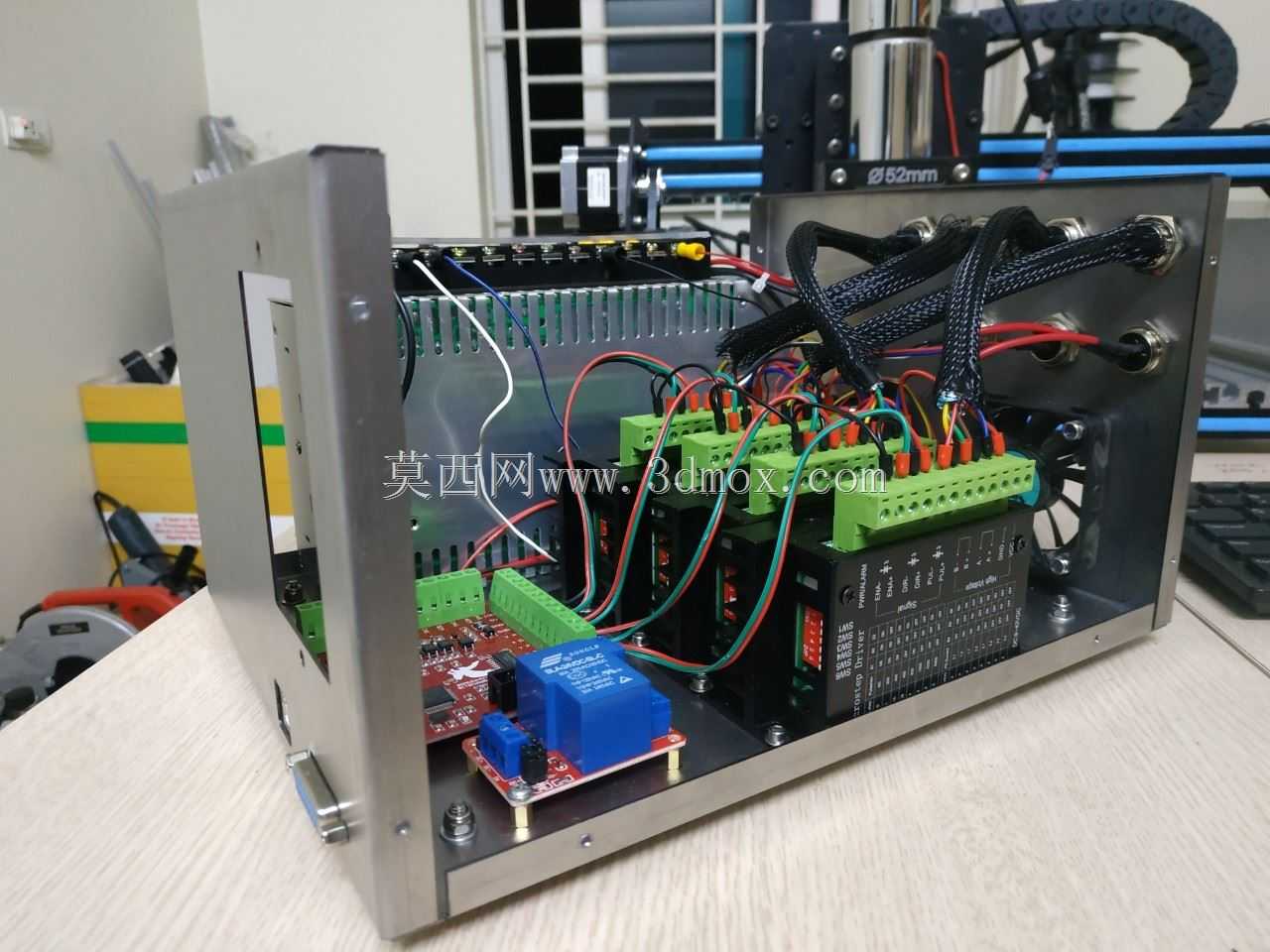 微型数控控制器箱