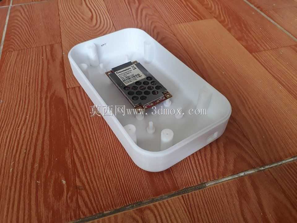 模制盖刷