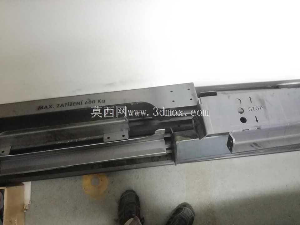 摩托车升降机