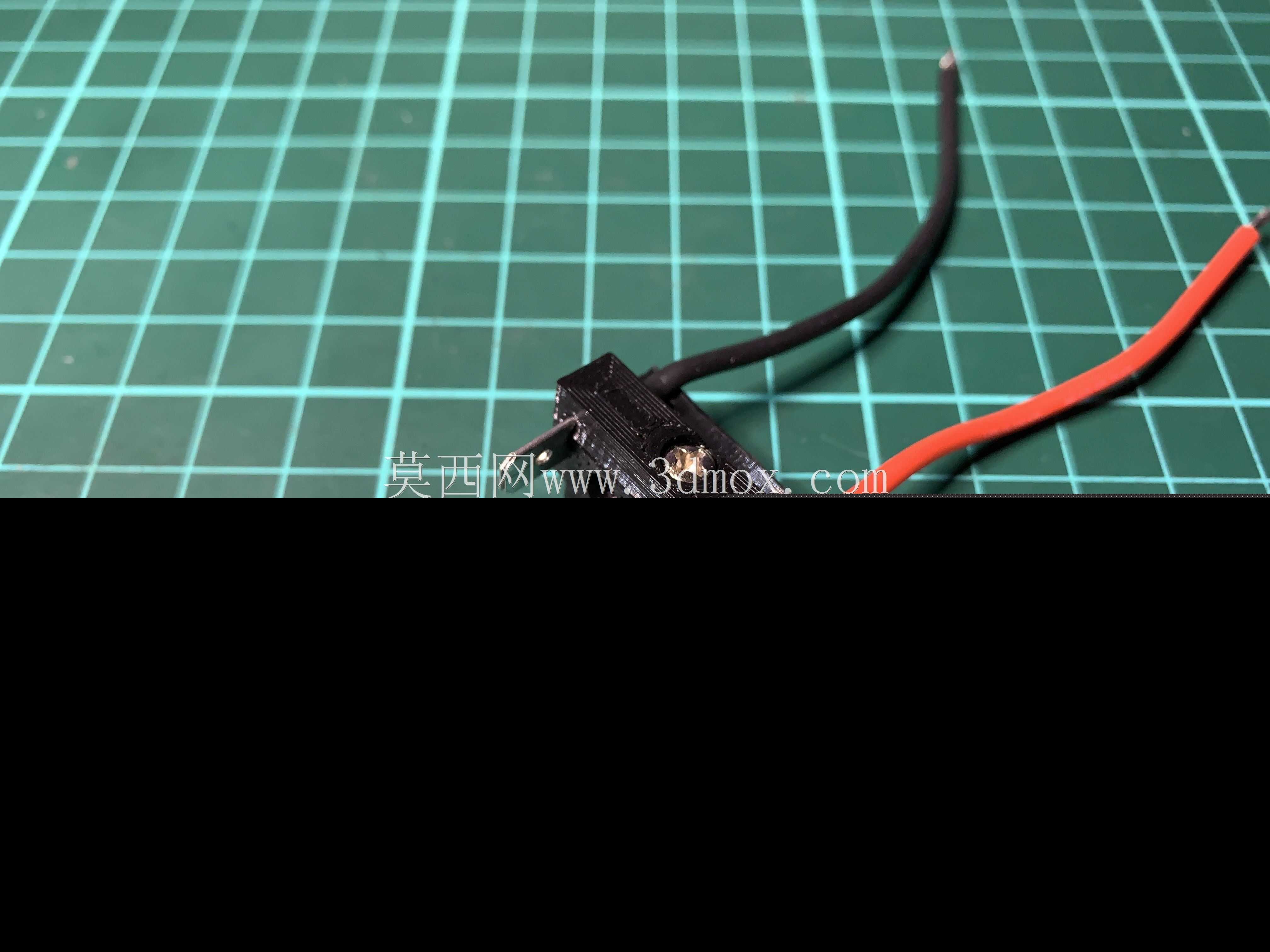 密尔沃基M18的蓄电池接头