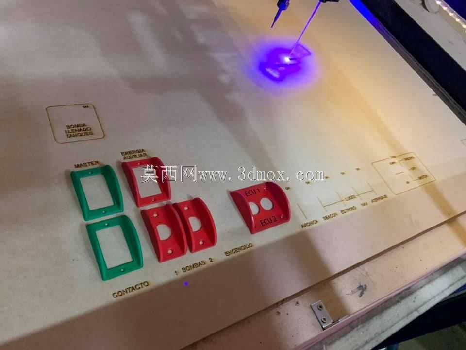 ���ر�����
