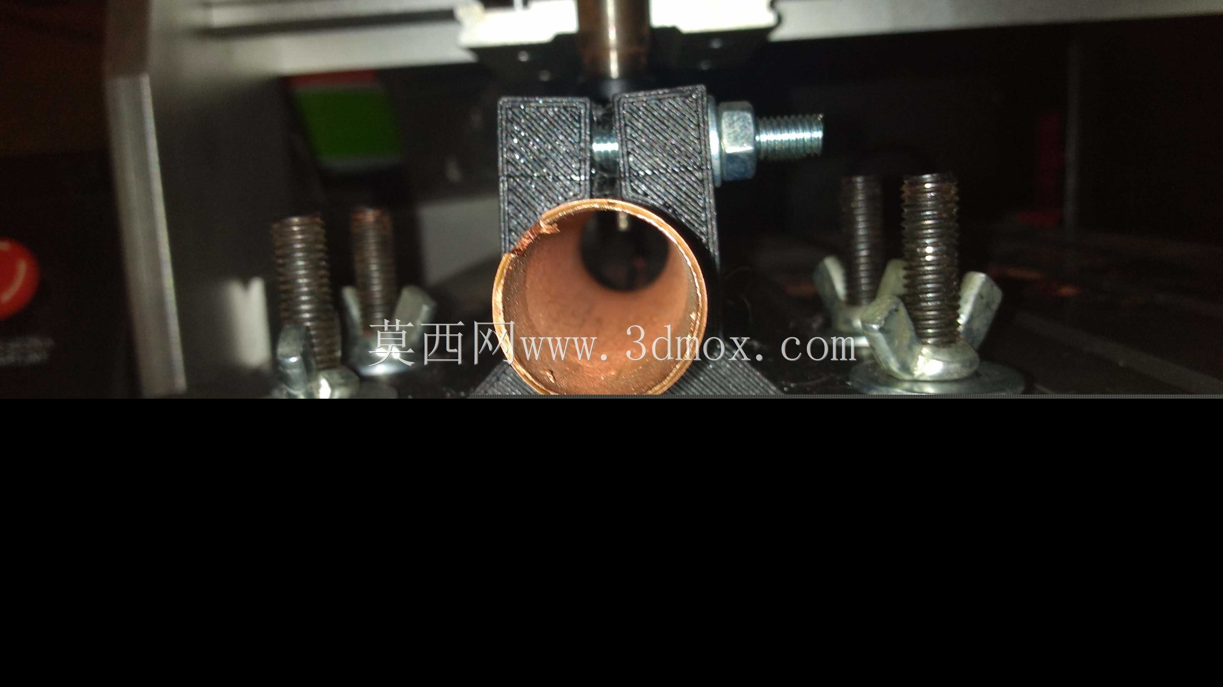 20mm铜管夹,用于数控铣床。/Uchwyt rurek miedzianych 20mm dla frezarki CNC。