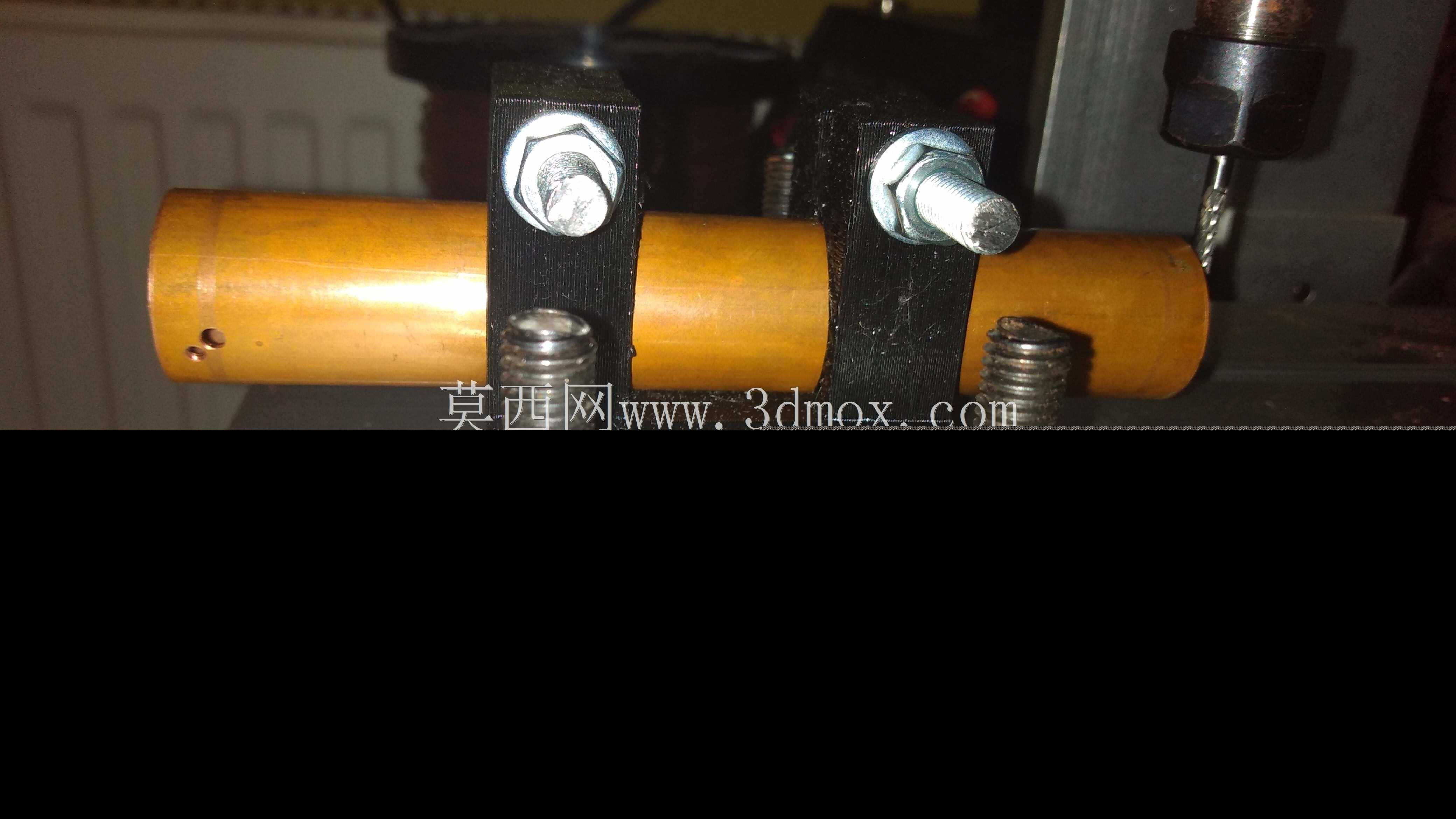 20mm铜管夹,用于数控铣床。/Uchwyt rurek miedzianych 20mm dla frezarki CNC。