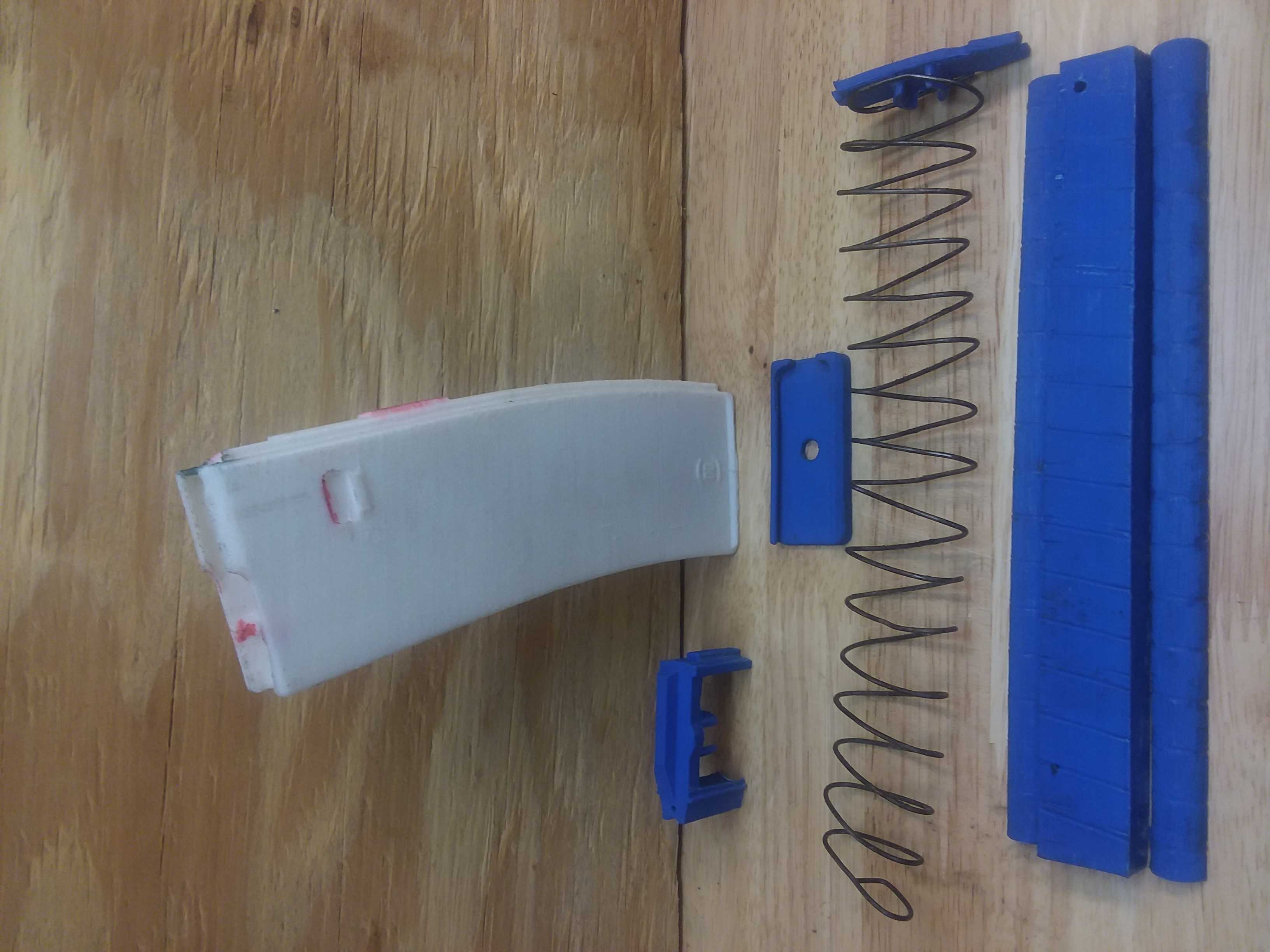 Ivans100DIY30rdAR-15MagazineV10-����֧��