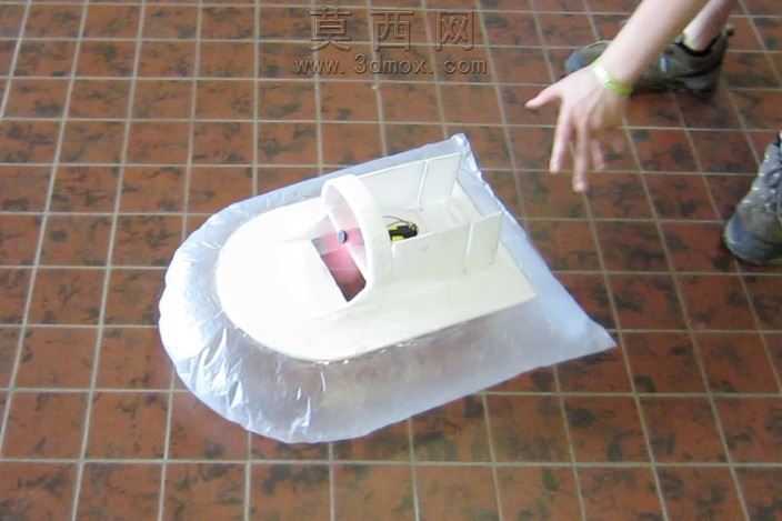 Lasercut纸板玩具气垫船