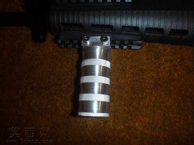 ���ʽforegrip
