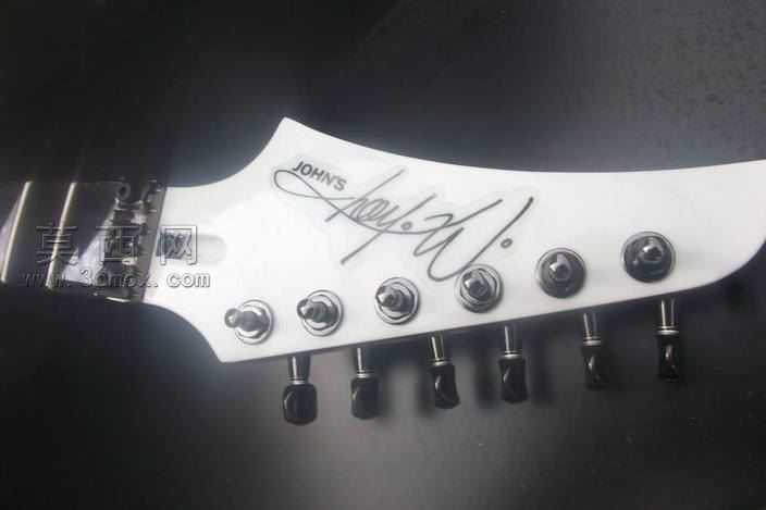 JOHNS'GUITAR
