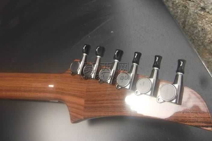 JOHNS'GUITAR