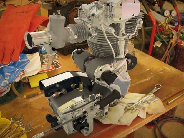 KeyShot���־���VelocetteThruxton
