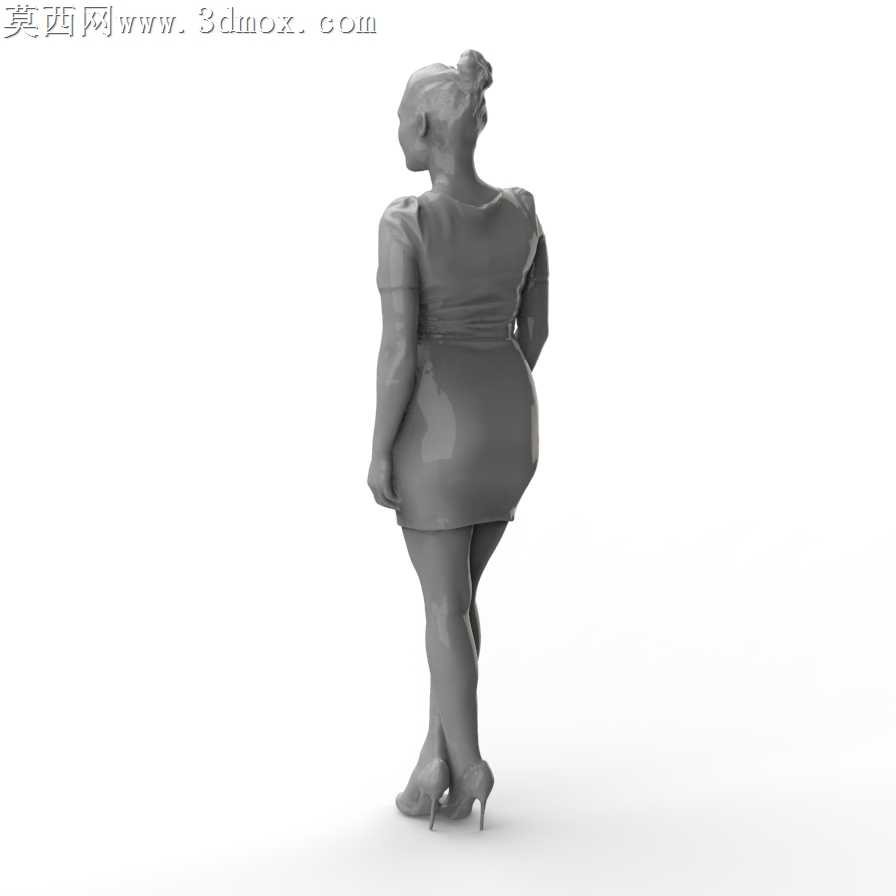 穿衣服的女人