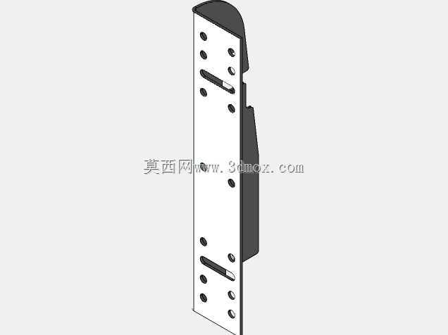 在水槽下面拉出垃圾桶