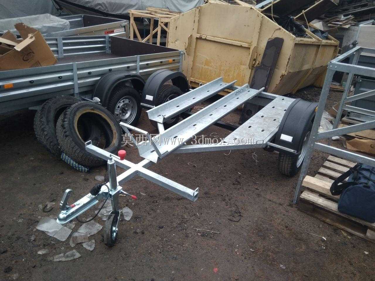 一辆摩托车拖车