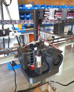 带有风扇层和感应传感器的E3D Hemera底座