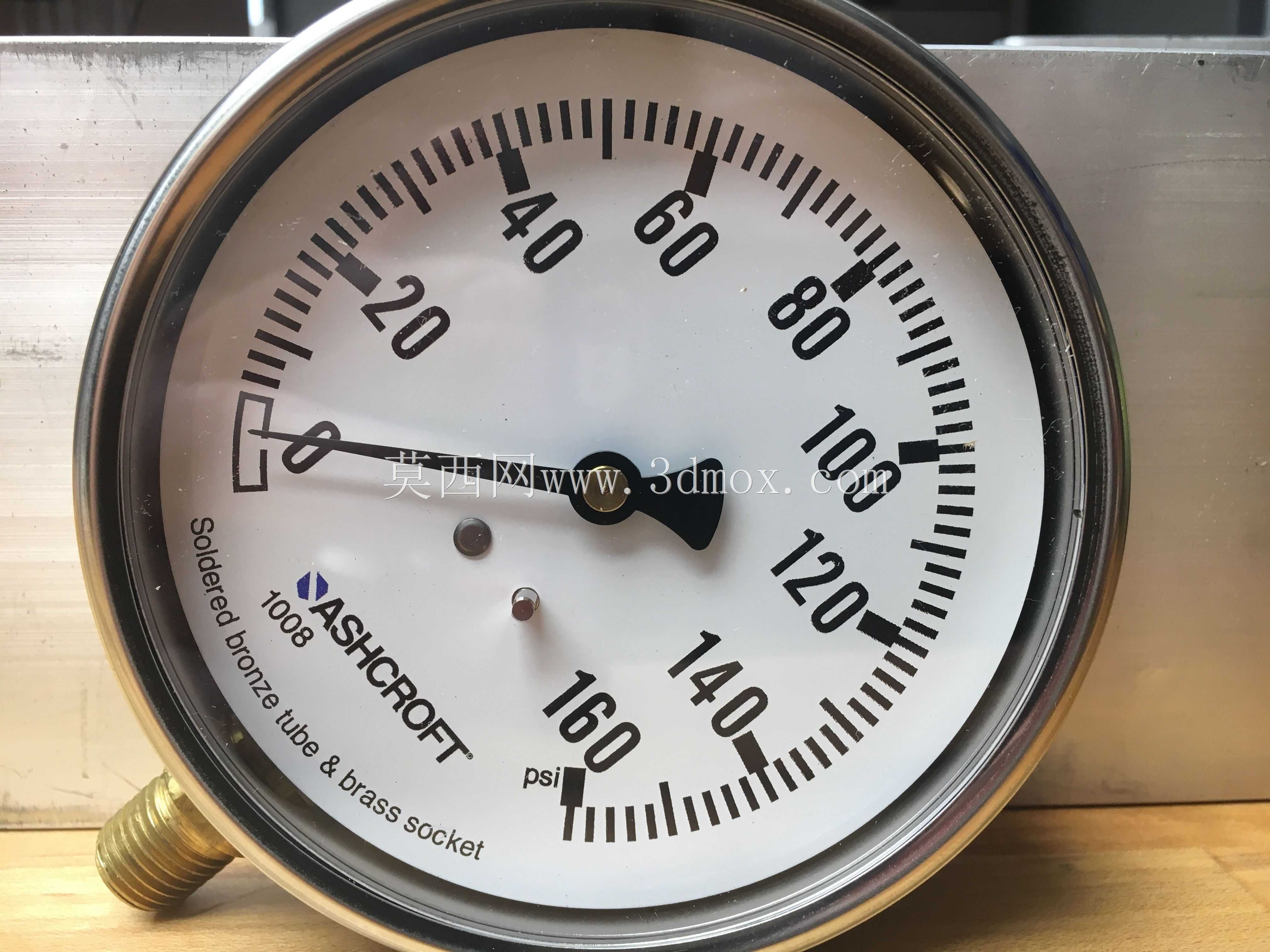 4��ѹ�����ײ��˿�