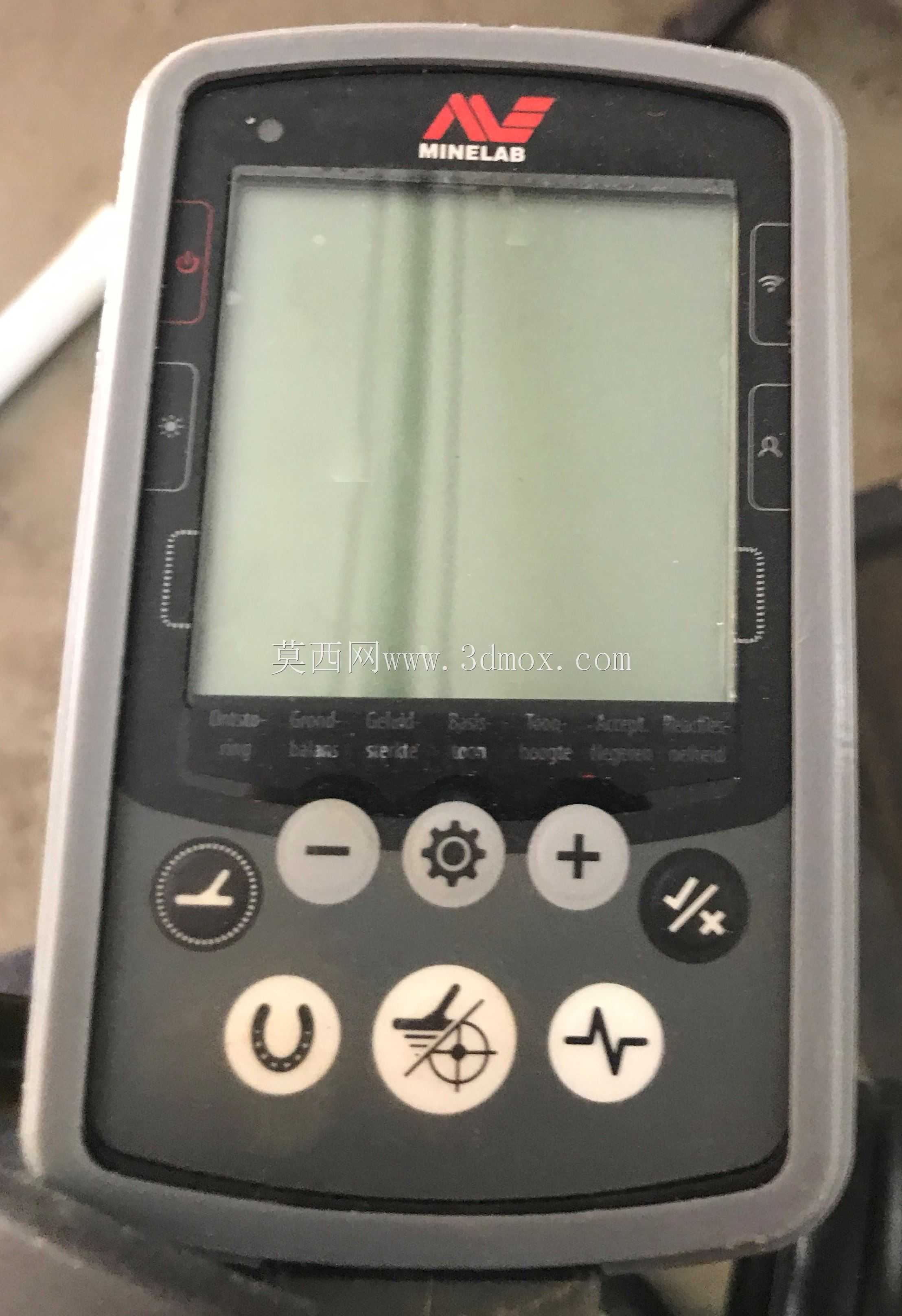 ���Ƹ�Equinox 800����̽����