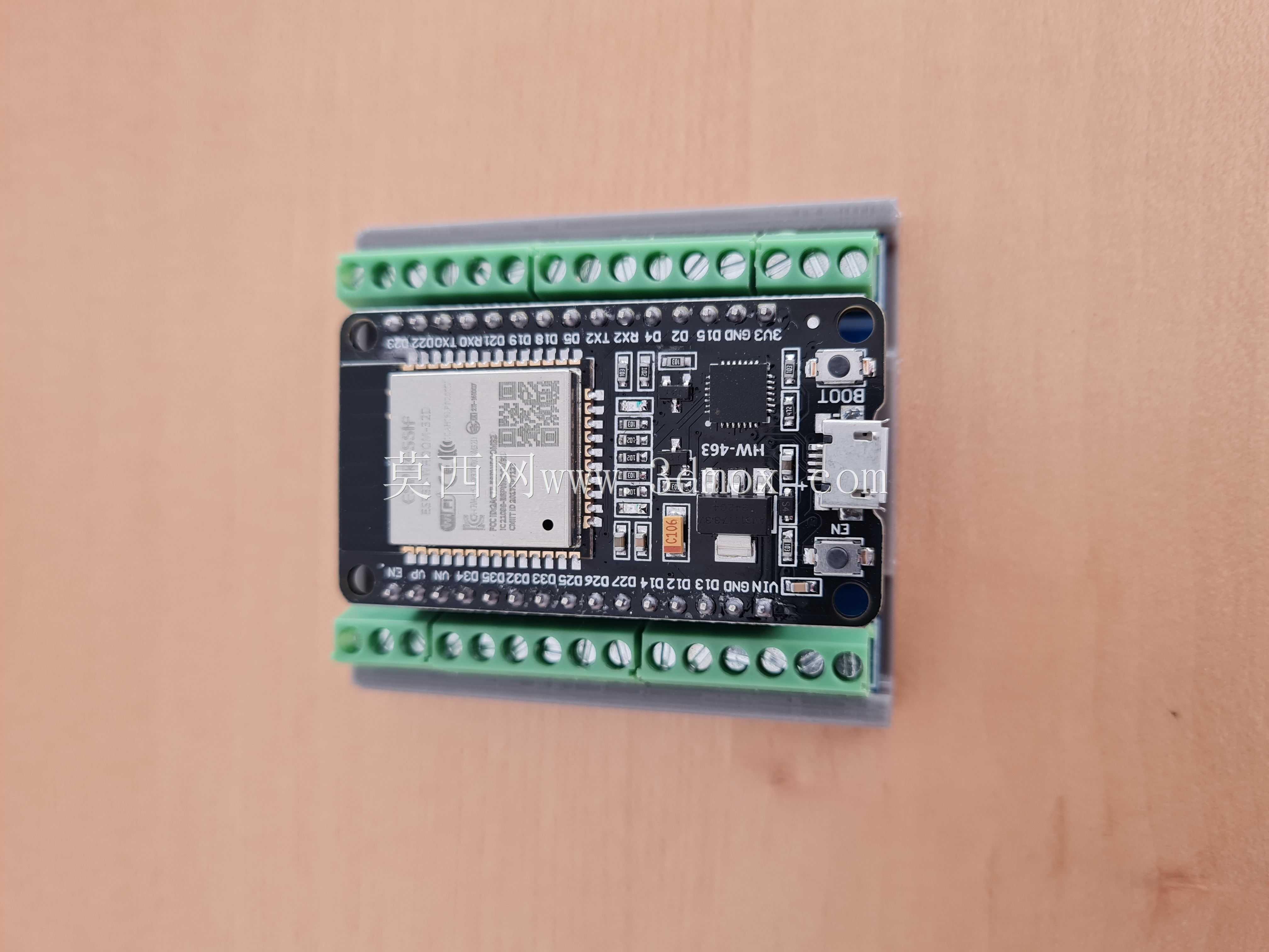 ESP32�ն�������