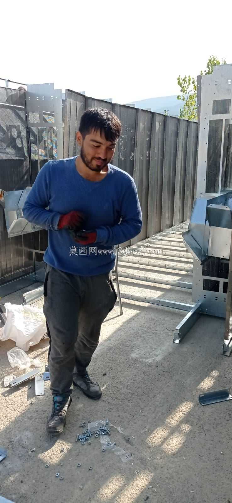 如何计算发动机需求?所需扭矩的计算方法是将负载扭矩和加速扭矩之和乘以安全系数。