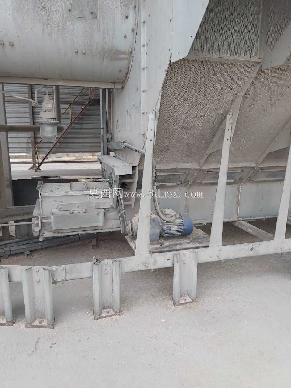 如何计算发动机需求?所需扭矩的计算方法是将负载扭矩和加速扭矩之和乘以安全系数。