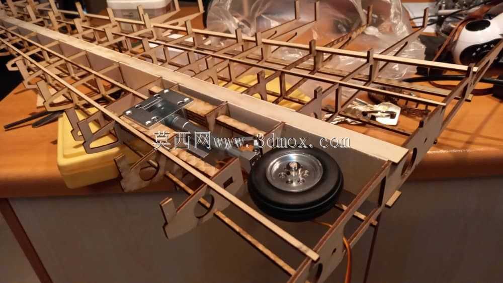 RC warbird风格油腿